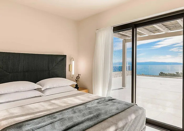 فيلة Ntina Plateies